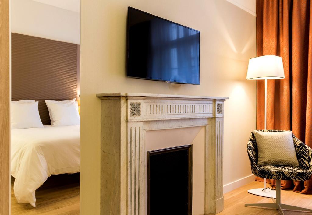 Two Connecting Double Rooms,379892551:JPEG