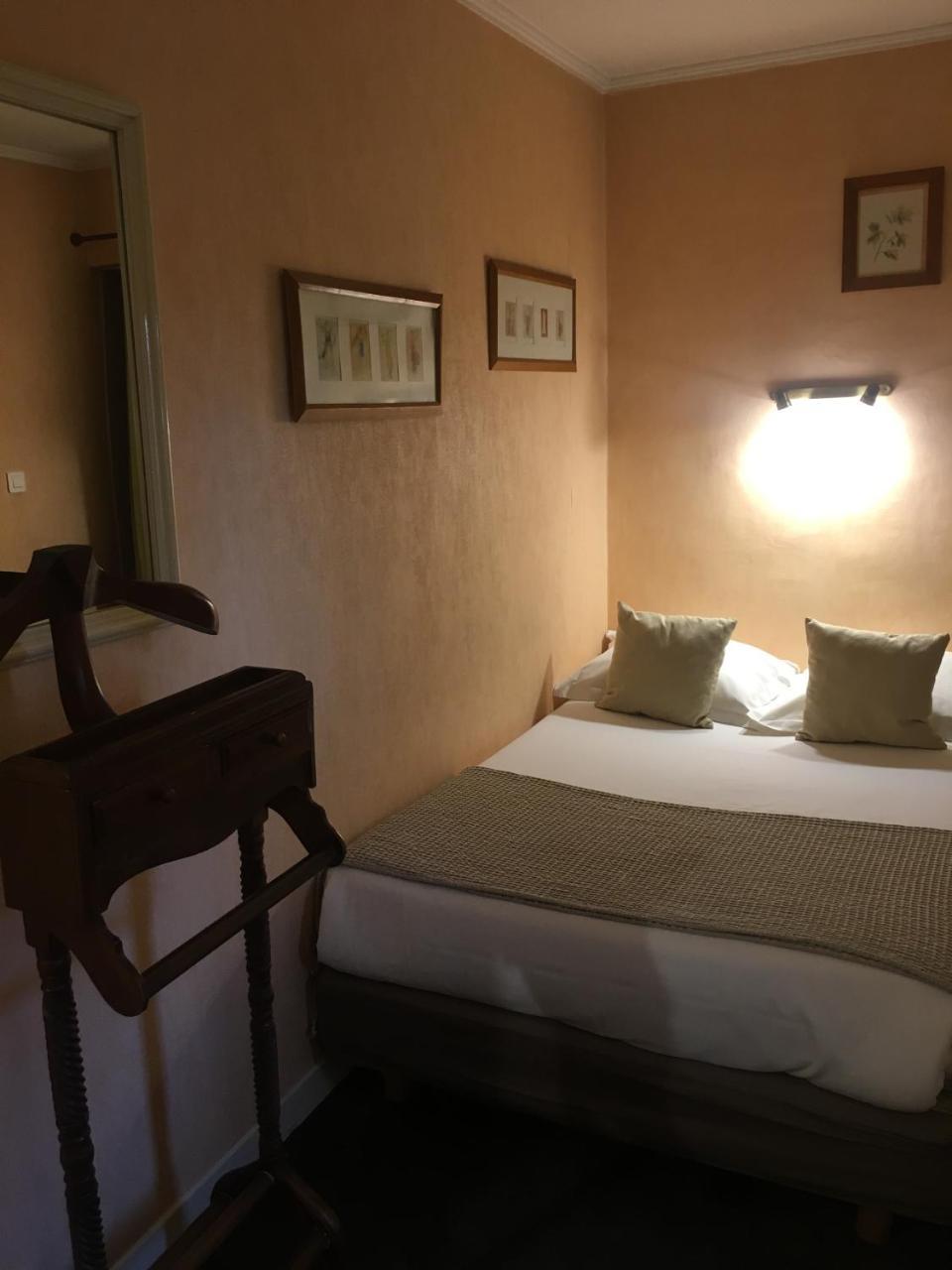 Single Room with Shared Toilet,770095396:JPEG