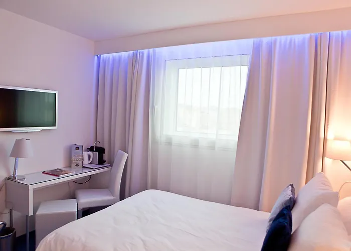 Privilege Hotel & Apparts Eurociel Centre Comedie